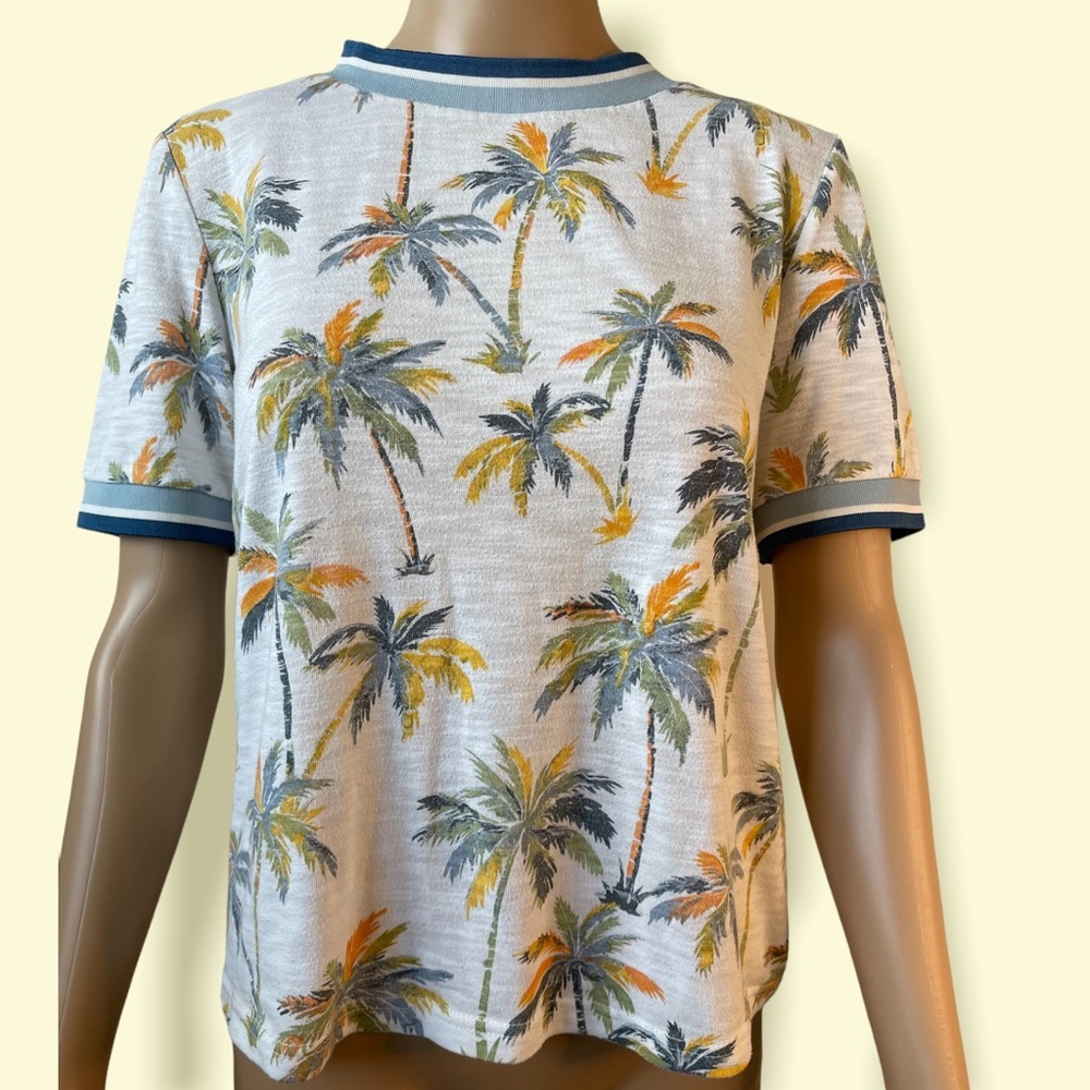 Wild honey size medium shirt